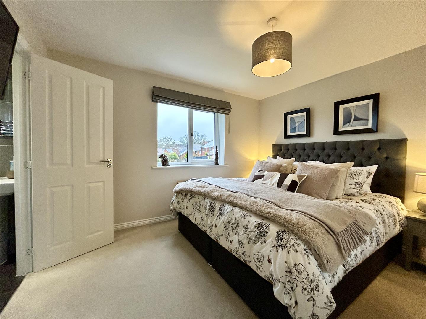 Property Image 90f6a91a-c8e7-453d-92b0-0b0265d12aa8