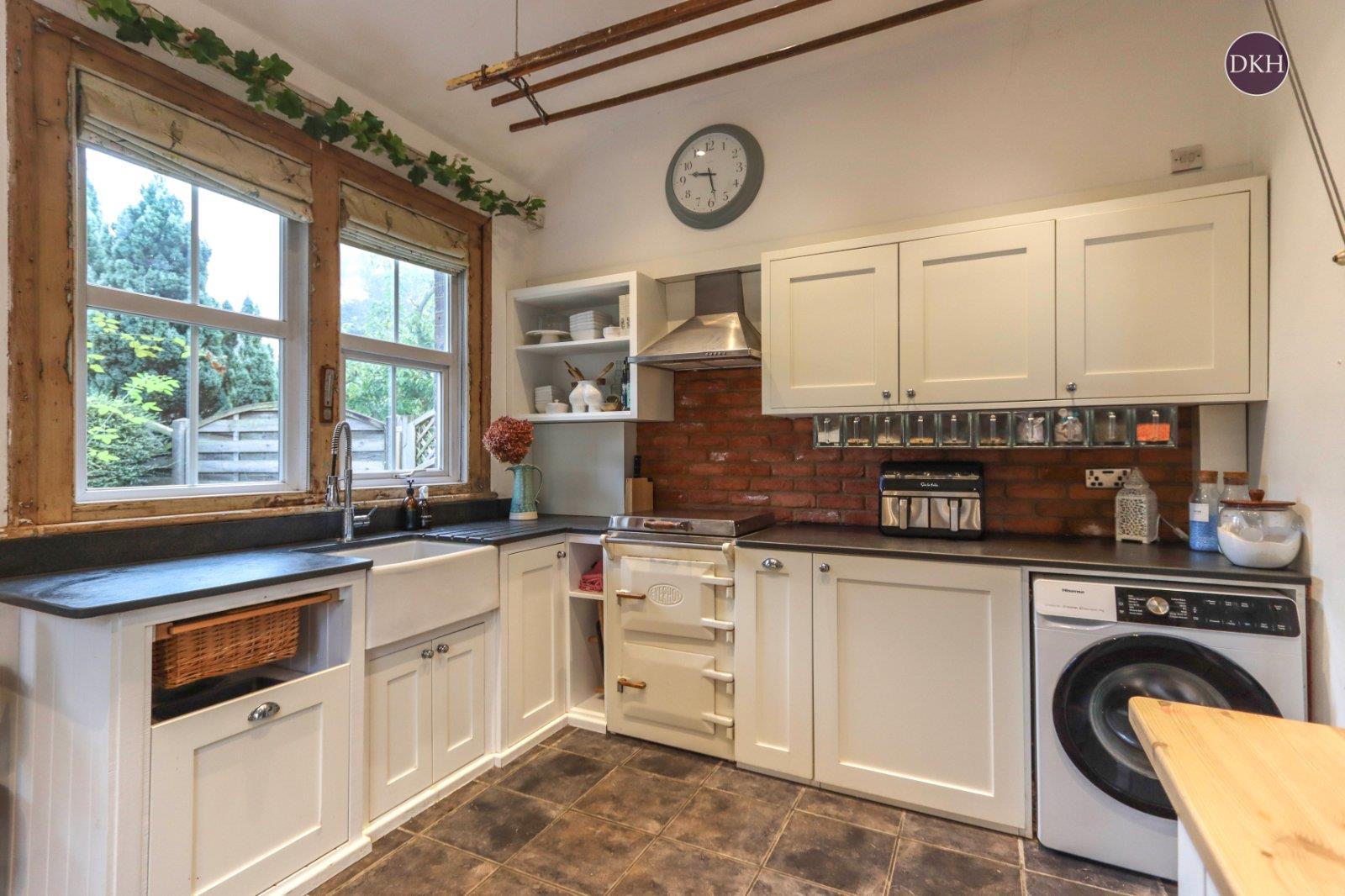 Property Image 90f83bb1-9e84-4488-8161-25d46db9c7da
