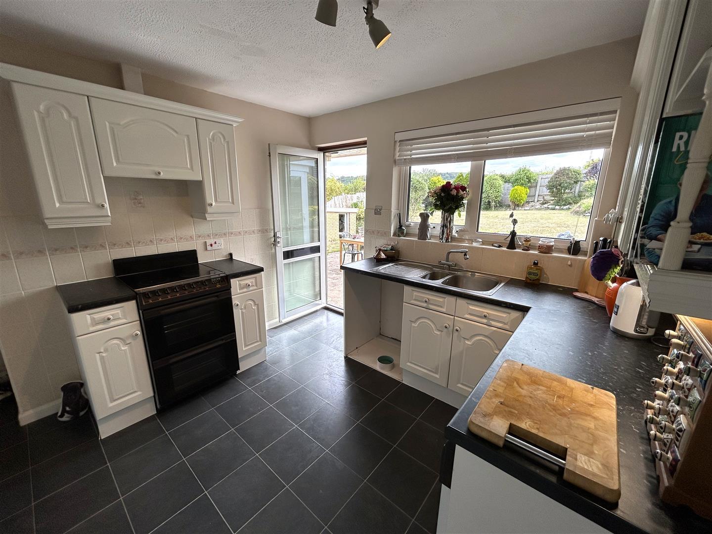 Property Image 910fa844-1f25-4871-921c-b1fb12835597