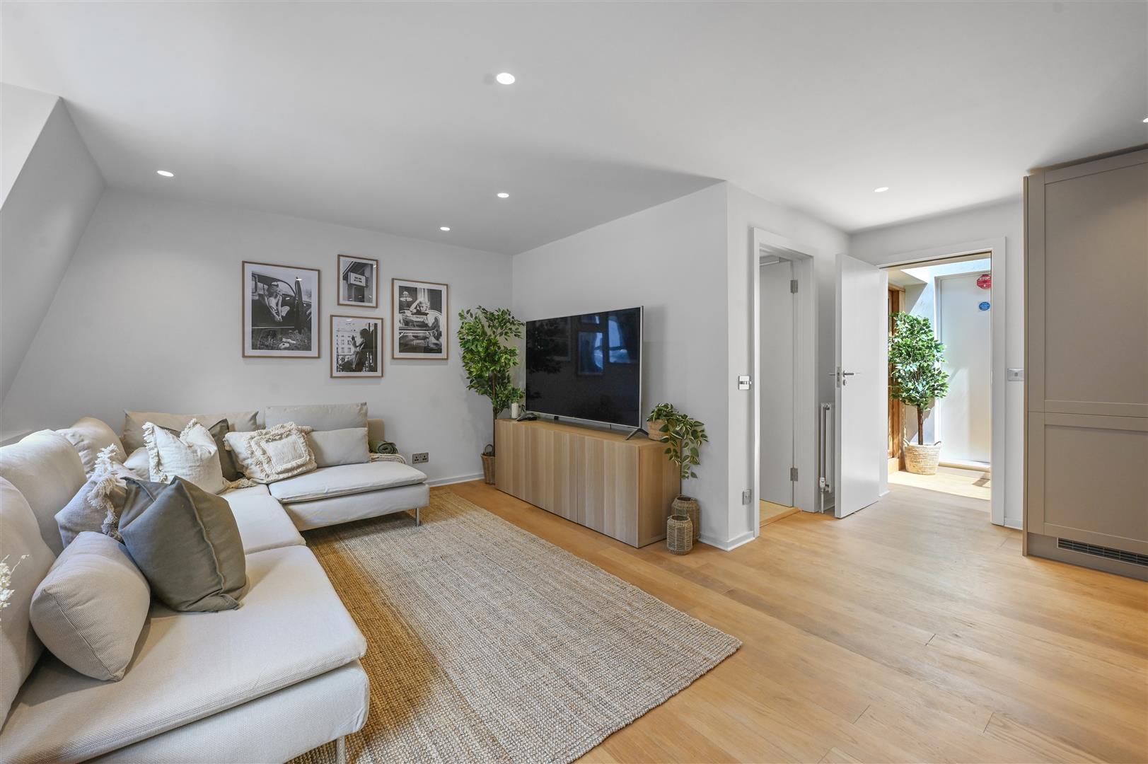 Property Image 912c2889-fbf3-4fde-85f0-cde09cef1924