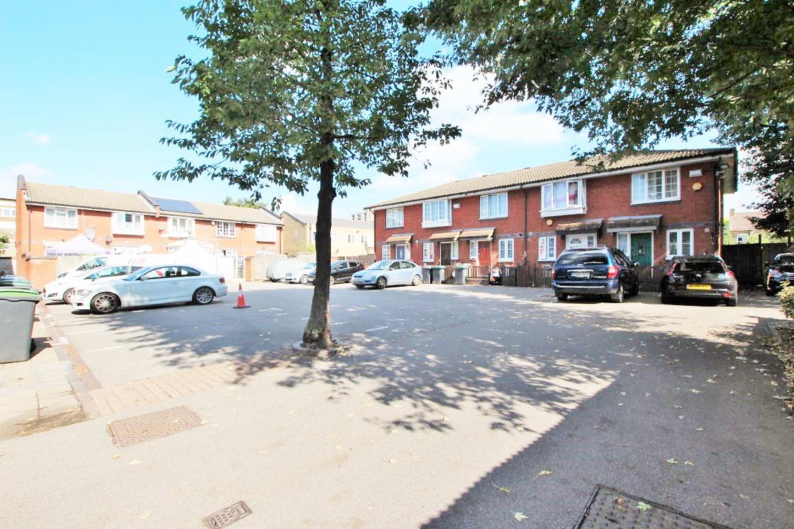 Property Image 912e0430-98e3-49ad-a37f-4f36b4e75a76