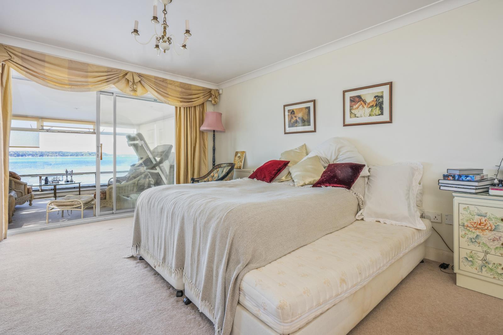 Property Image 916050d3-6a31-4862-980b-ca397cbd9cc0