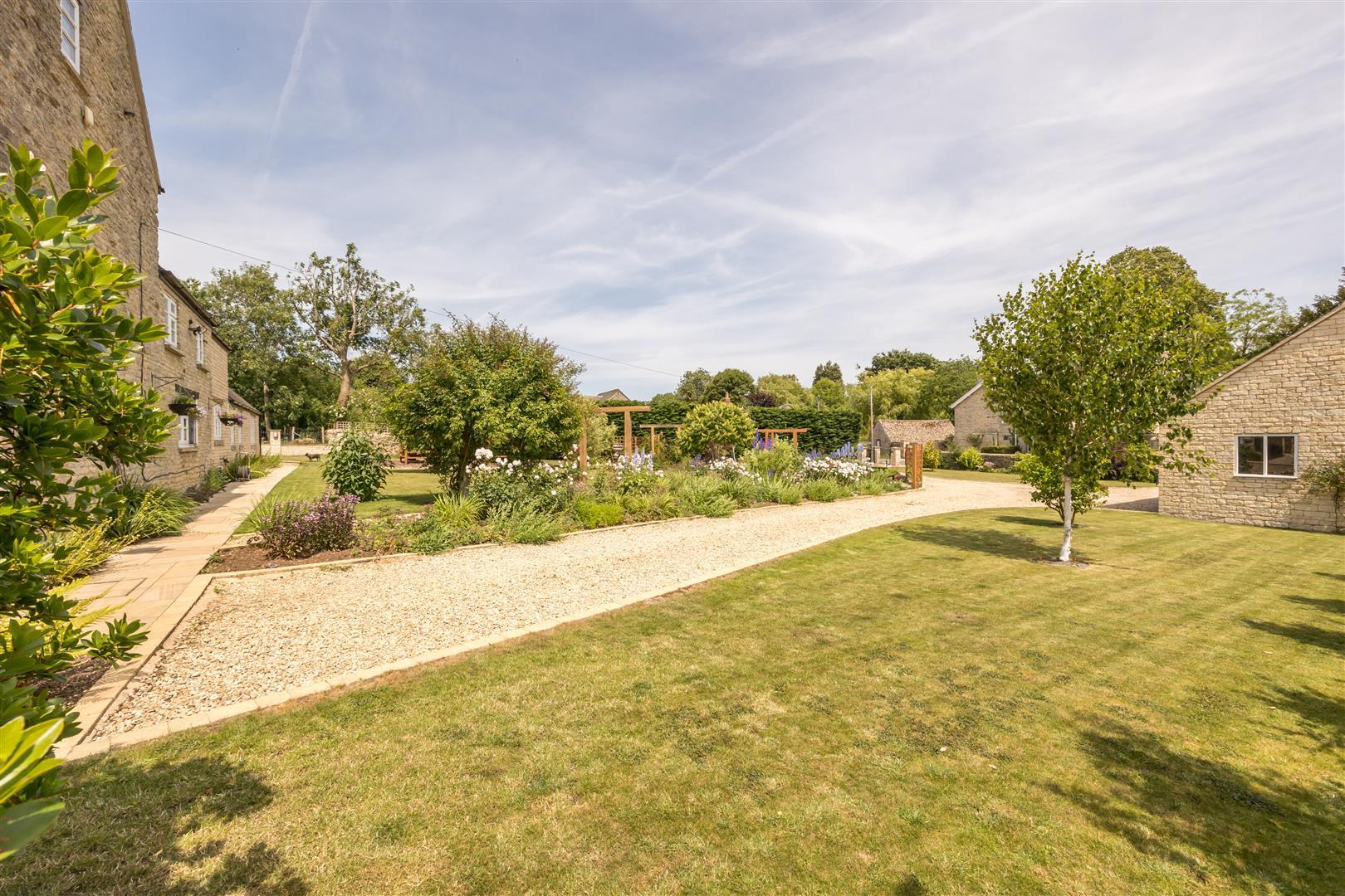 Property Image 91c3703f-e223-41eb-8486-bdb6a4807adc