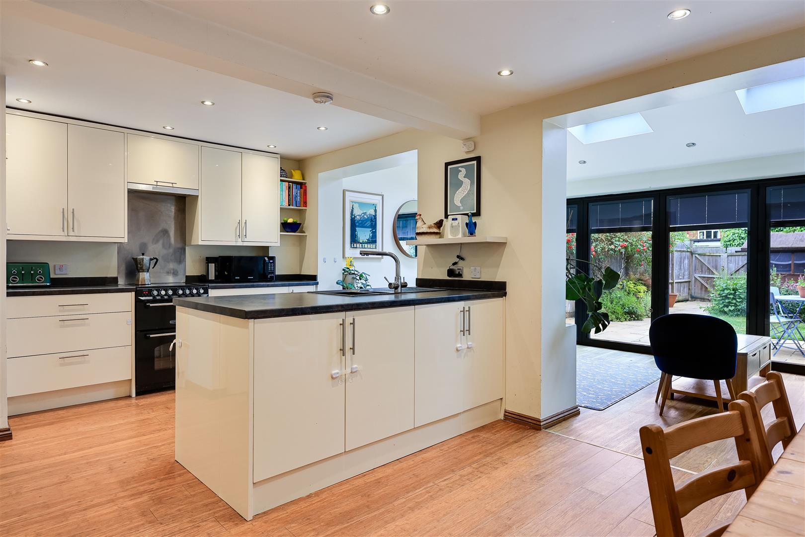 Property Image 91de8669-0047-4f4b-905e-f358f899155b