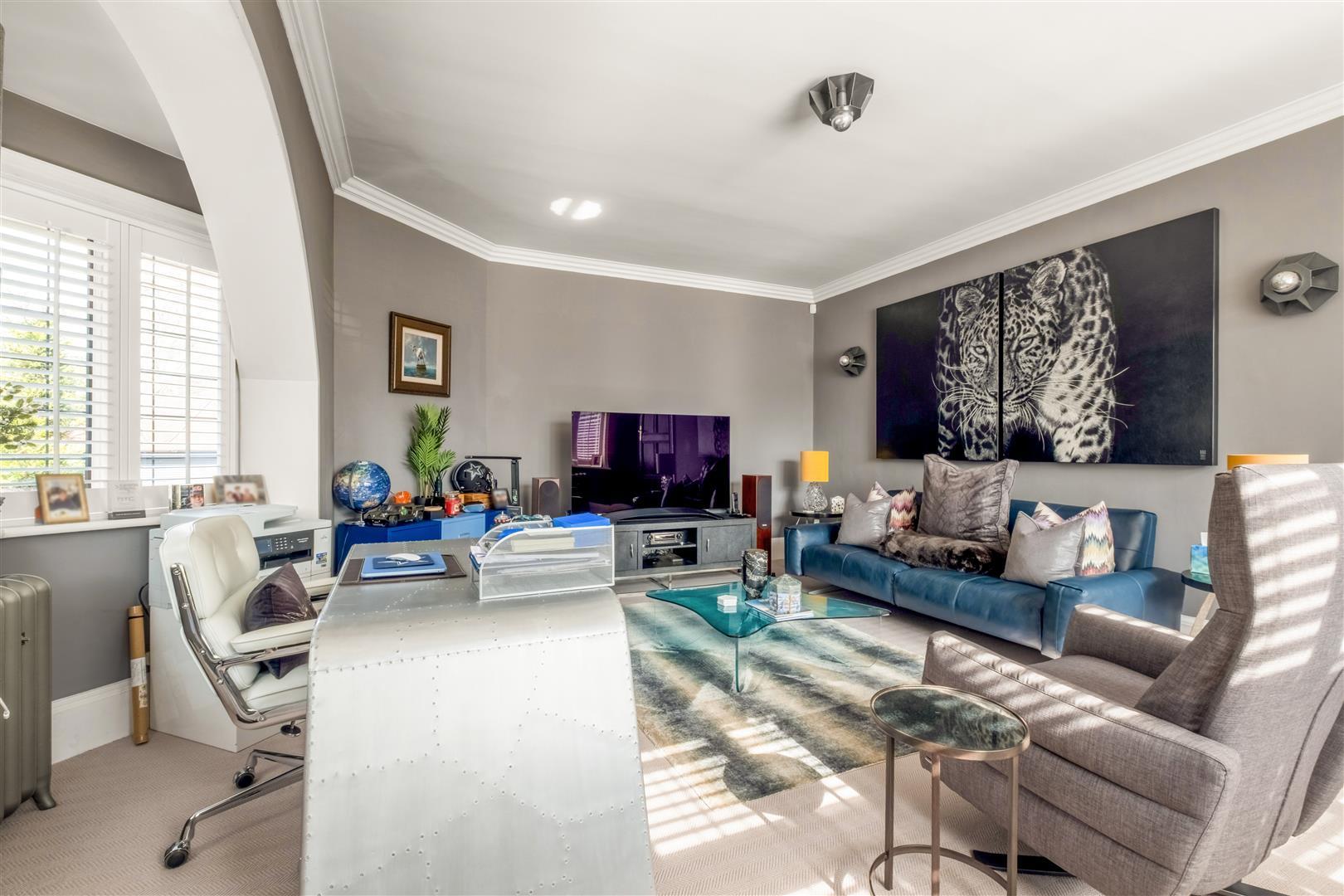 Property Image 92029ef6-0eeb-422a-a852-6a3b1d8a7d7e