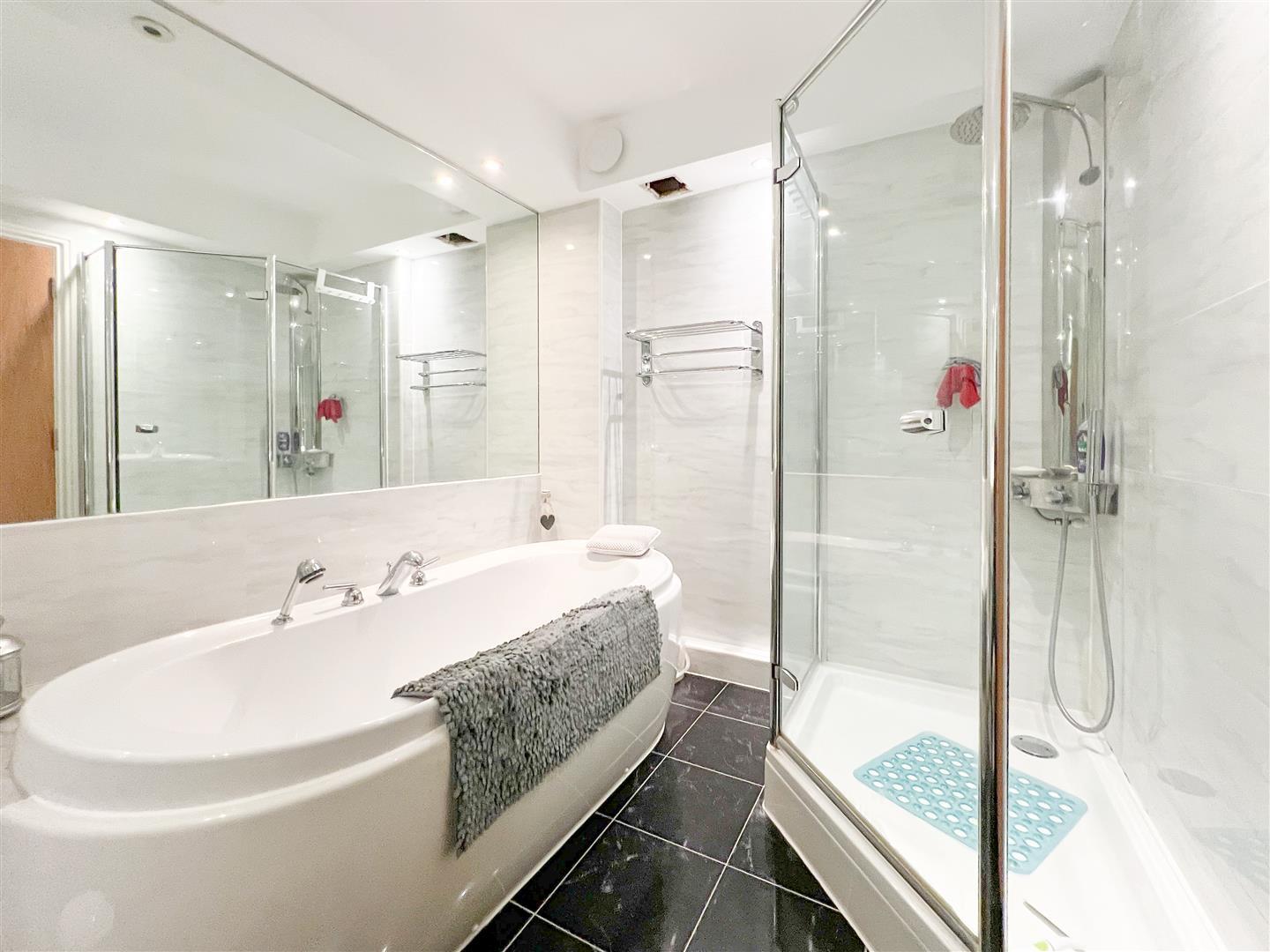Property Image 92096a1c-5f6a-4c93-ac96-afc512aa1464