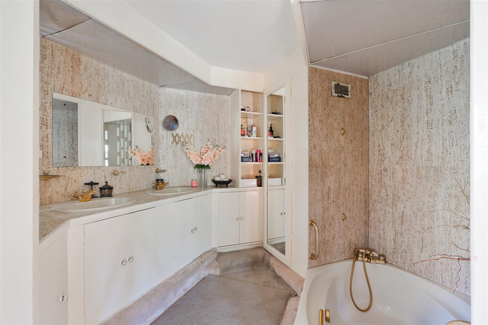 Property Image 92214cc2-7c16-46b9-abfe-f74d5bf456eb