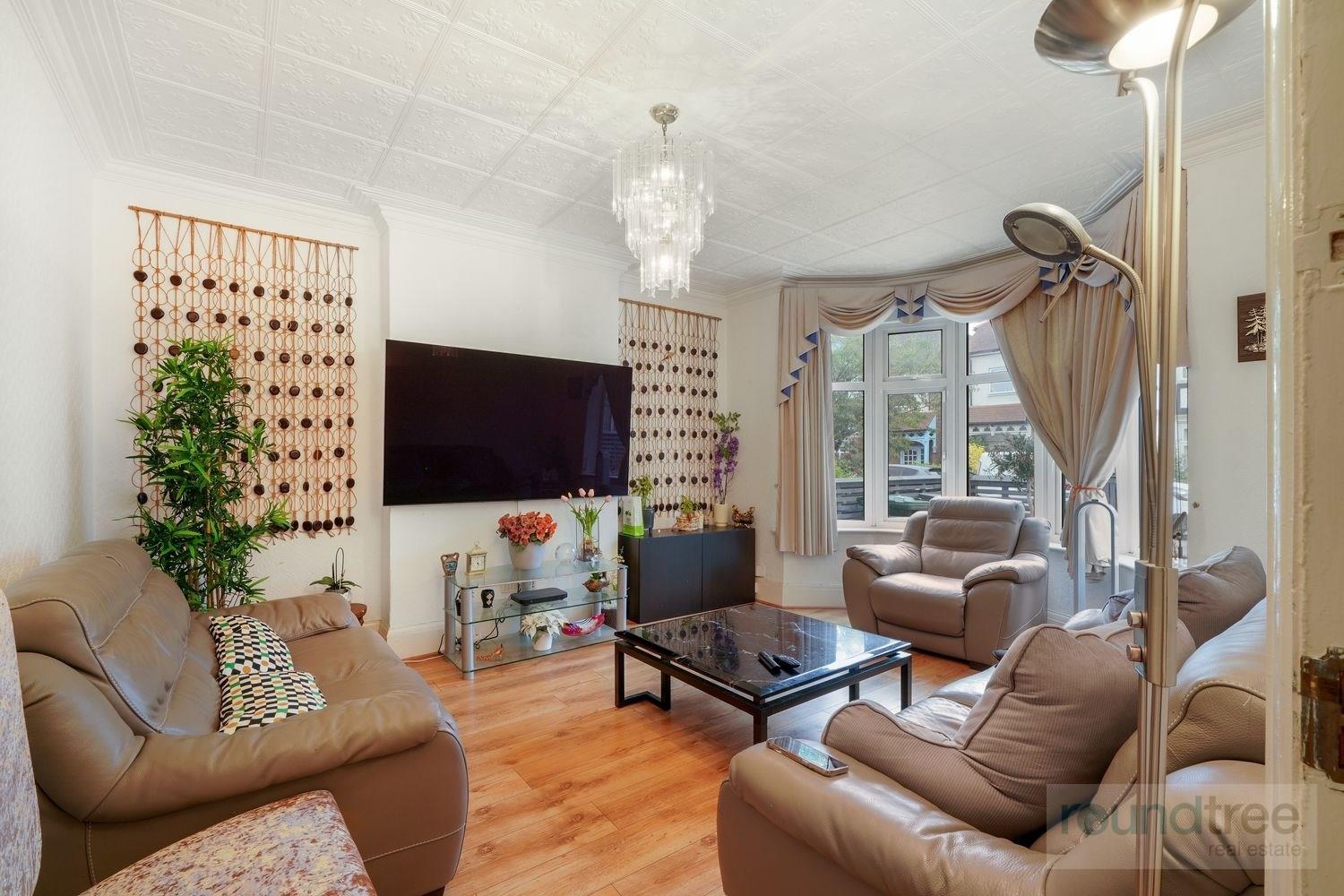 Property Image 922cad12-08b1-4329-880c-1a387d7a9ff9