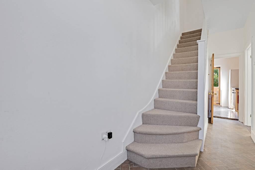 Property Image 923538fc-68e8-47e9-80eb-156870478138
