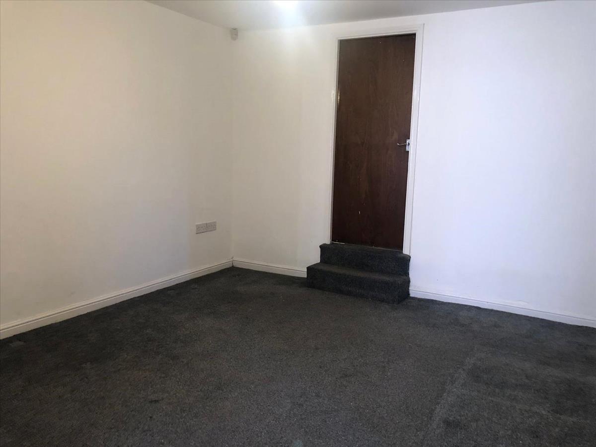Property Image 924a1aa7-75b3-4245-9048-3ff8e447d39a
