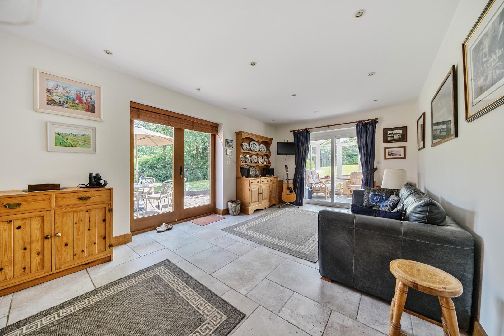 Property Image 925c819f-9f9e-4438-bdd4-0c8f20d4a139