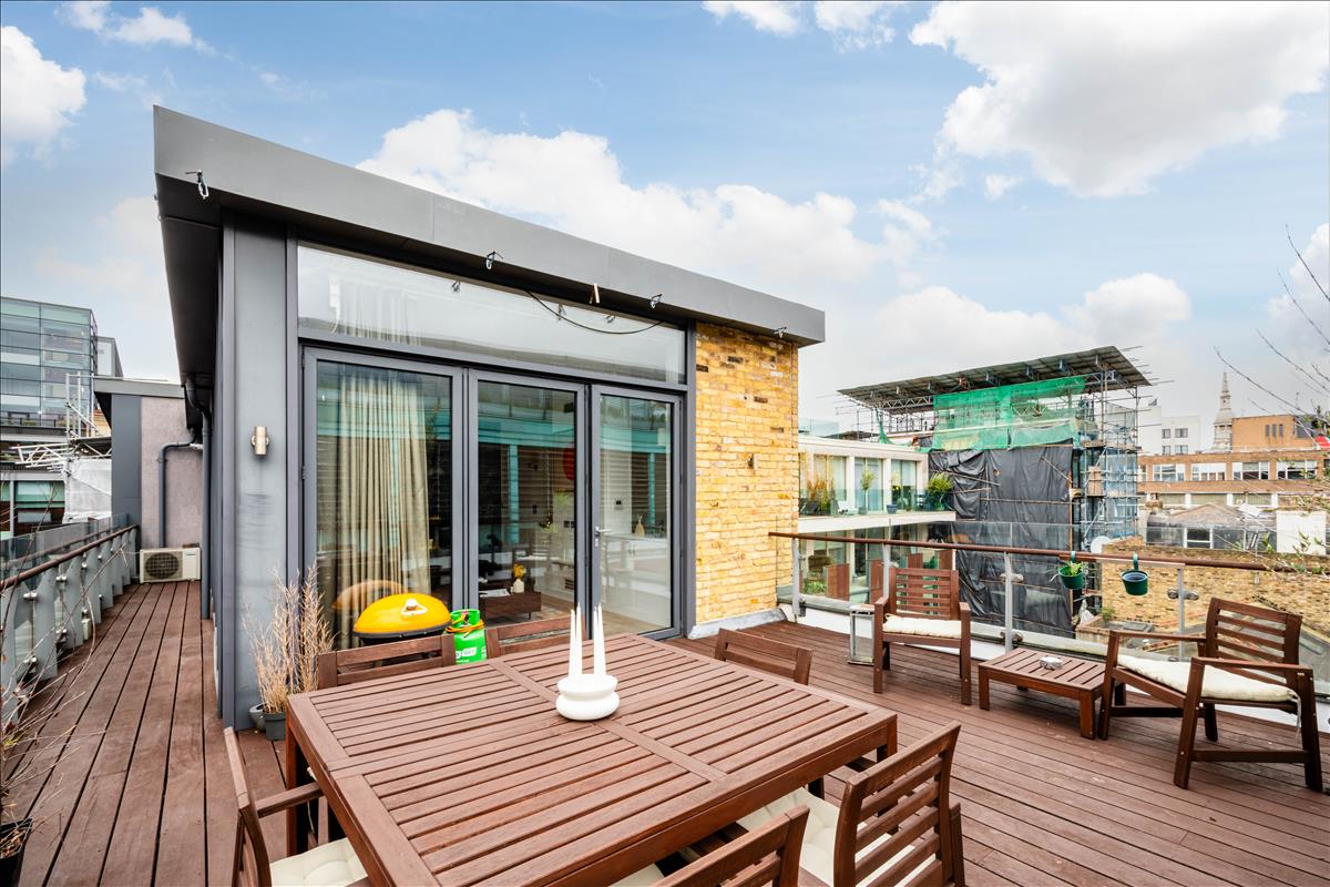 Split-level penthouse for sale, Boundary Street, Shoreditch, E2. Terrace