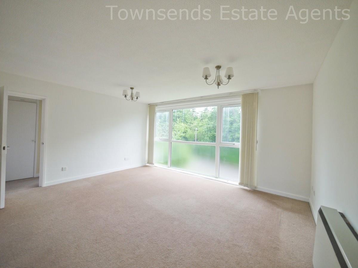 Property Image 927f3440-d065-48d5-a8d1-fd51b444eec6