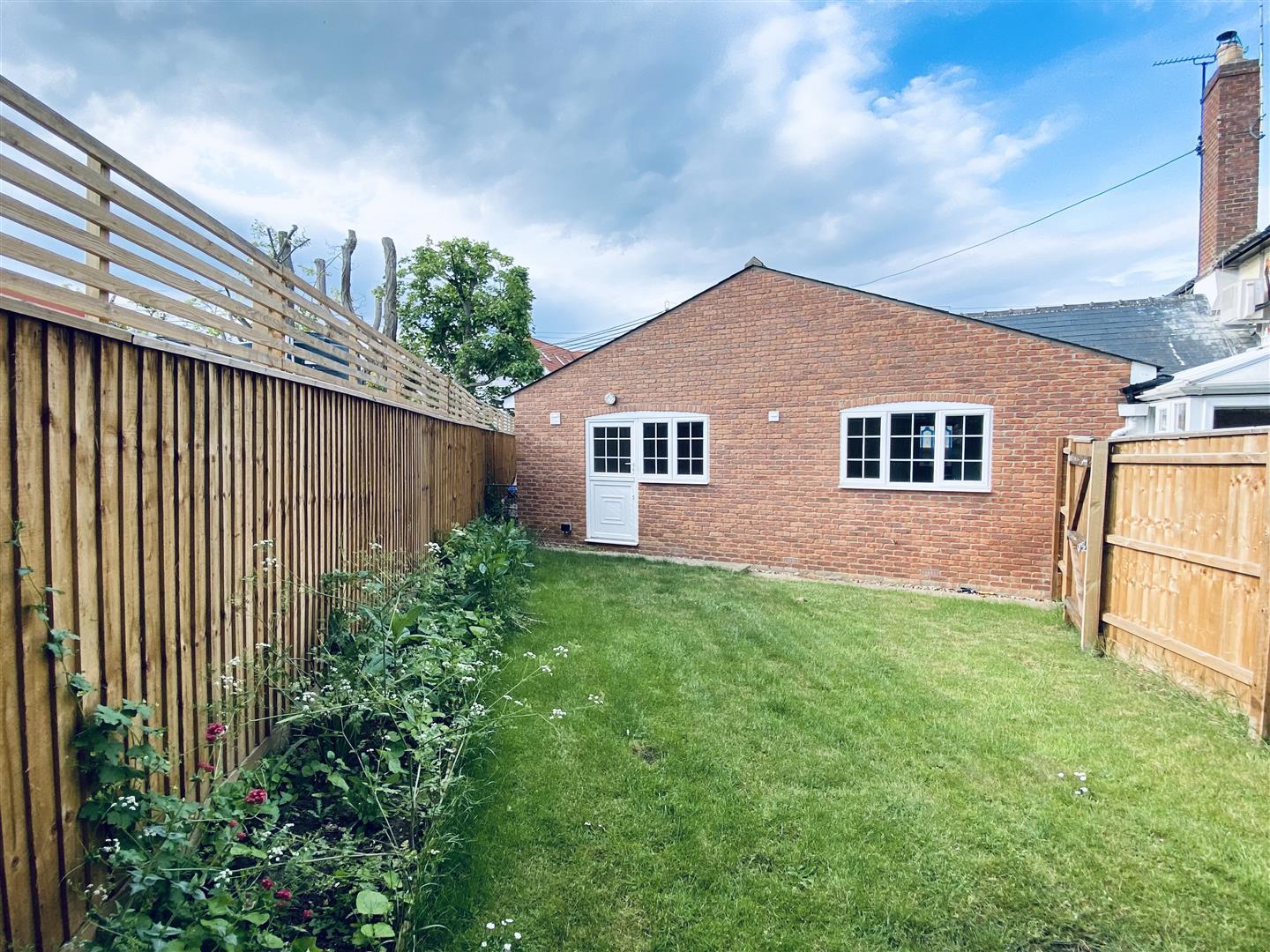 Property Image 92995cc3-8c69-4735-9f2d-6b6ea266dd01