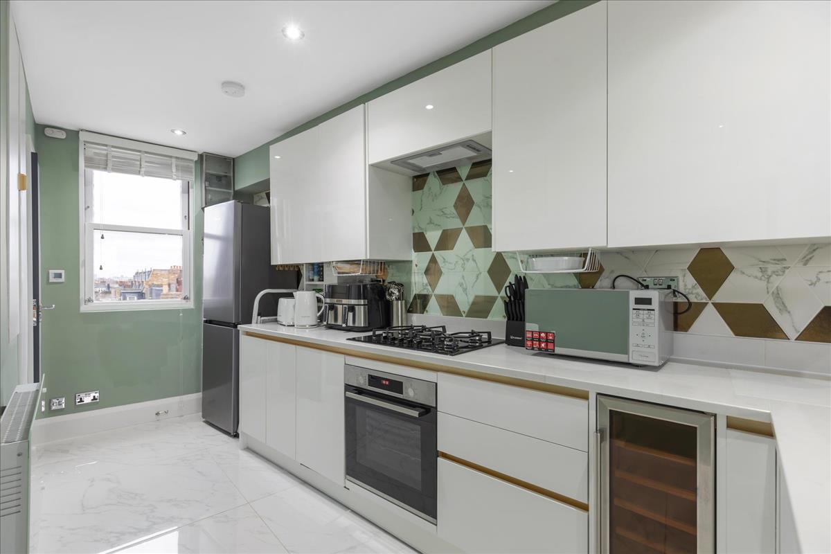 Property Image 92e90eda-7379-4a5c-ade2-6eb028ff7a8a