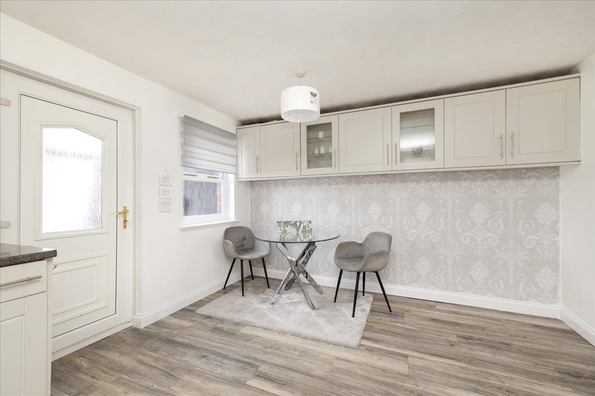 Property Image 92fd02c8-dd07-4642-bf83-eeb8f6dd692b