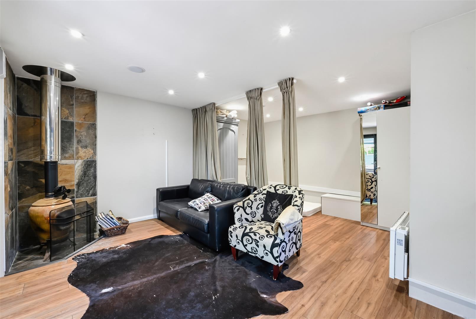 Property Image 92fd887e-51da-4c82-98c8-2c167e905a97