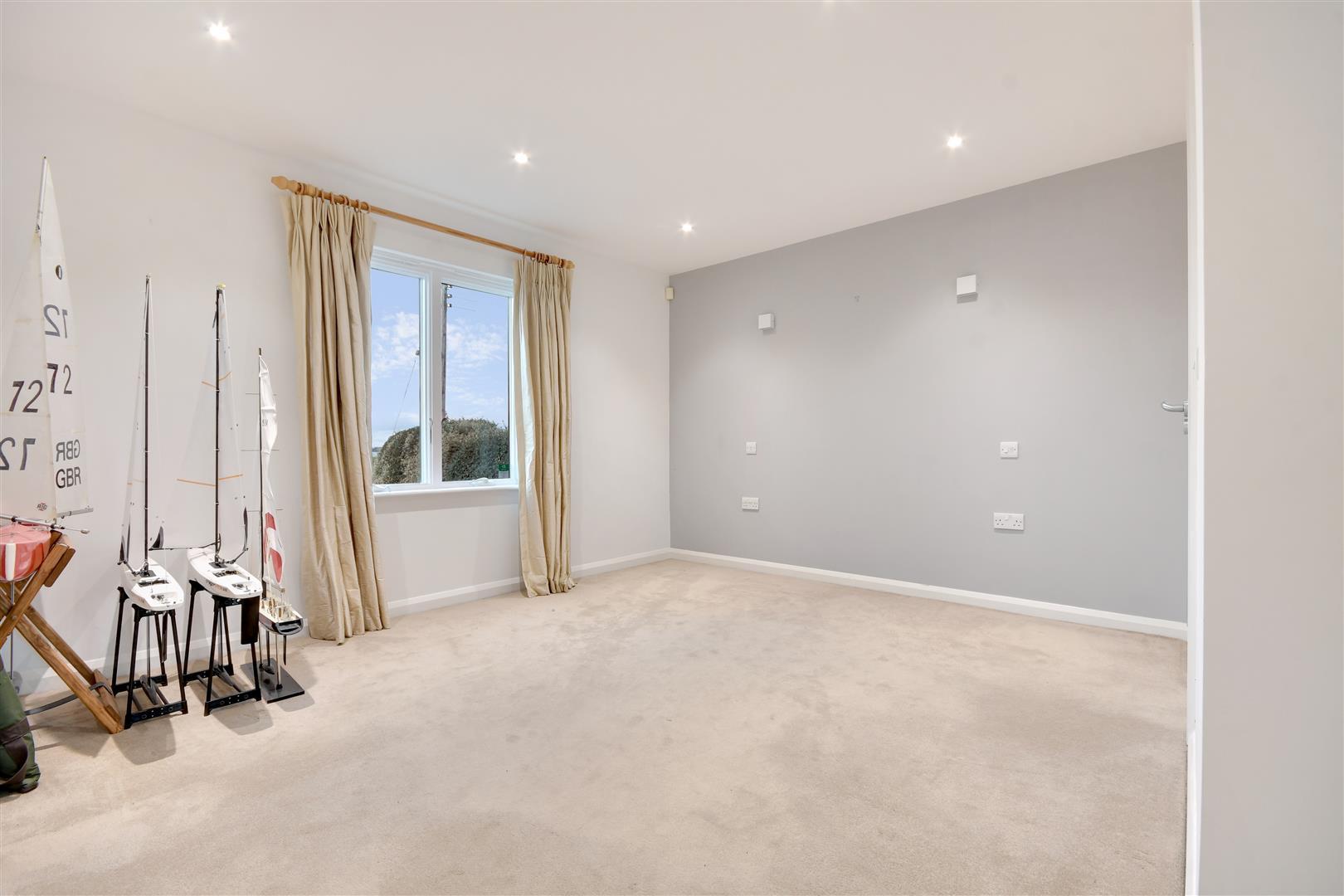 Property Image 930f71e7-3f7d-4ec5-8e52-566787597887