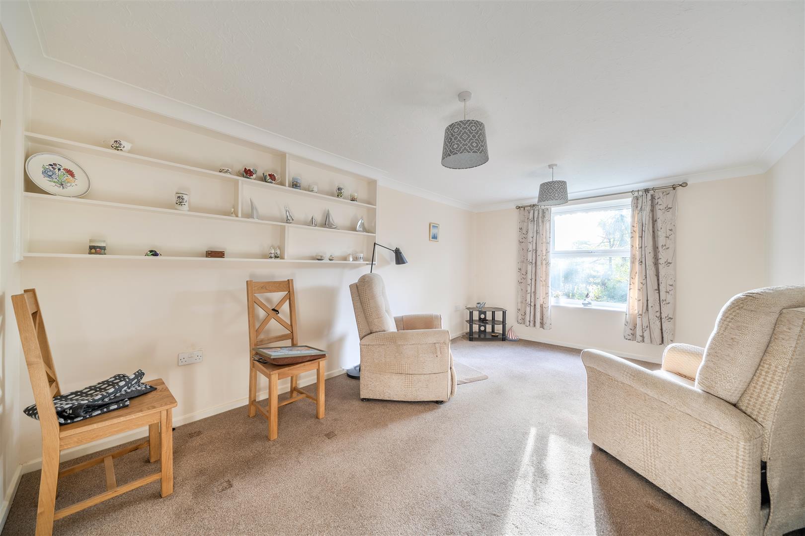 Property Image 931c4ffd-6e2d-46a1-a00b-5953328cdf07