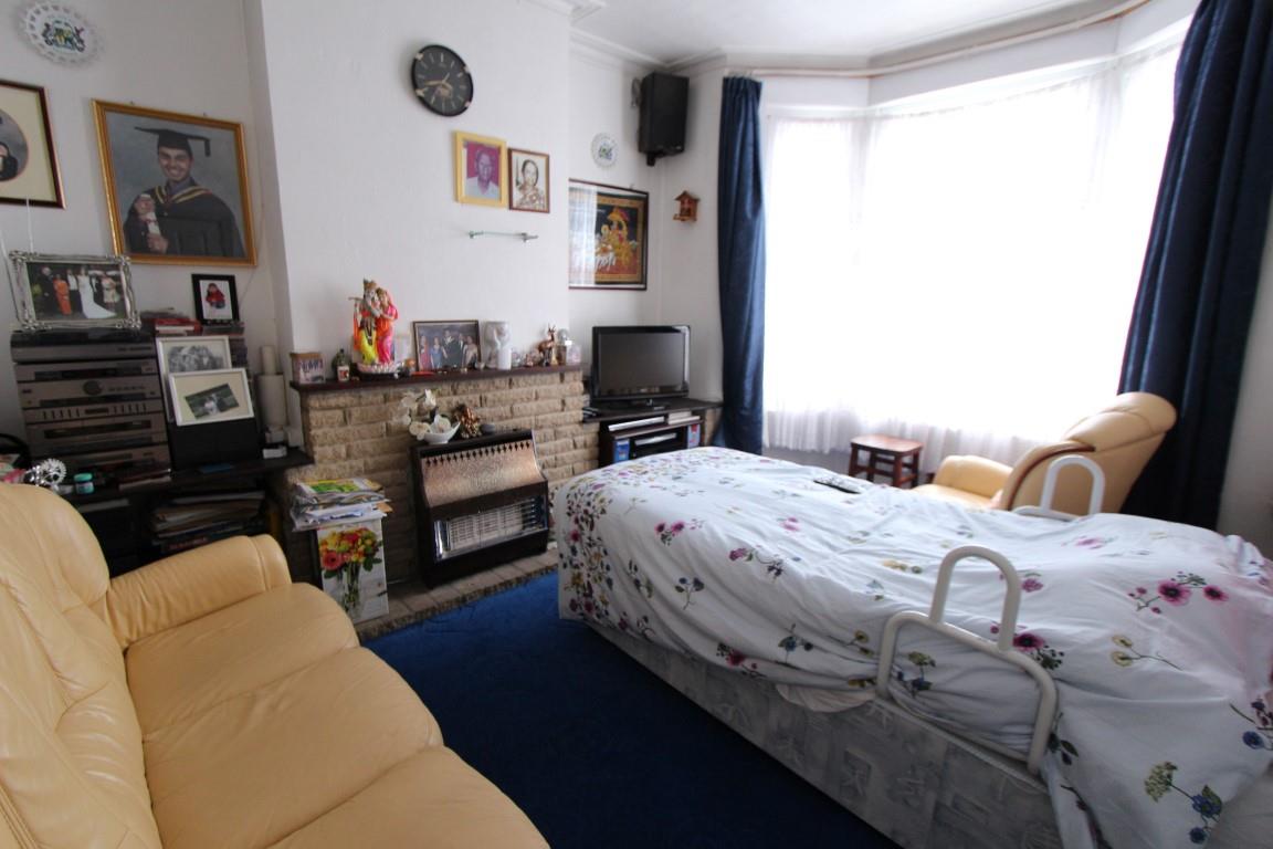 Property Image 933628eb-bd25-40c3-a7a1-f3921a13e408