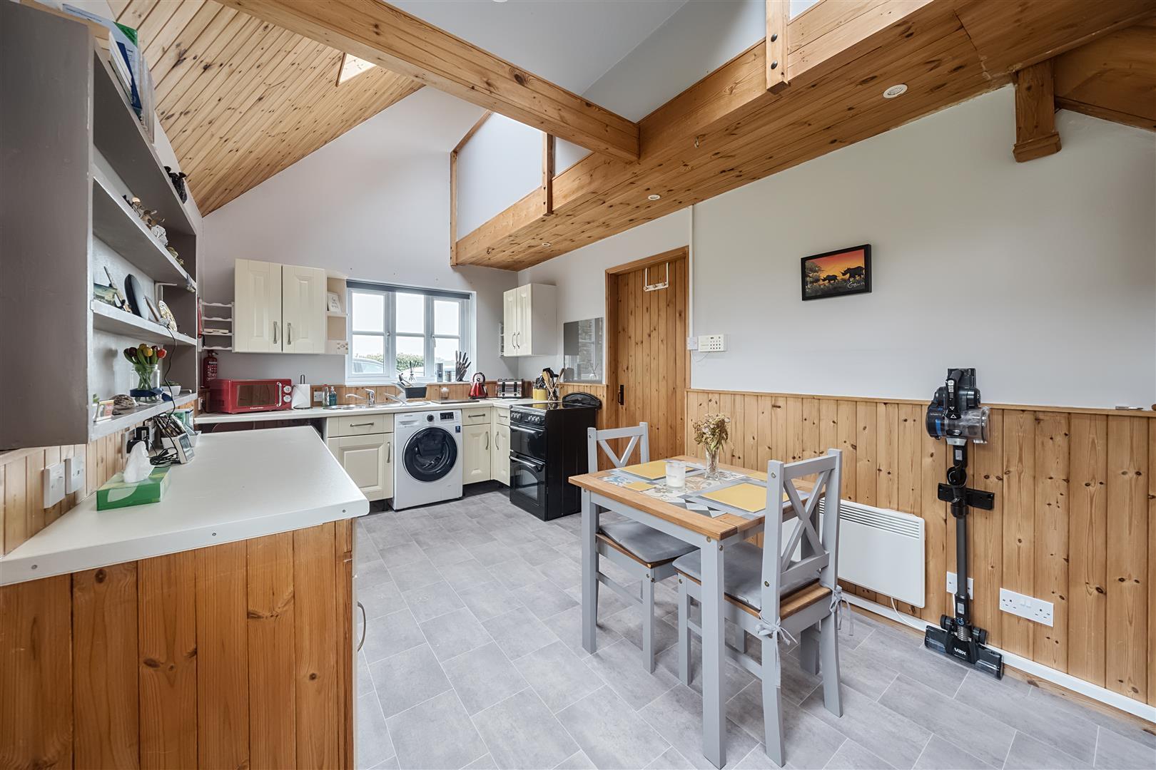 Property Image 933e4207-4fc2-42ed-a4d2-5493894d5bc0