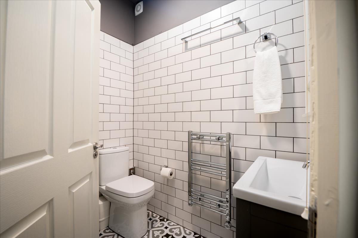 Property Image 9357de30-aa2a-4a84-a84c-3e193864ad68