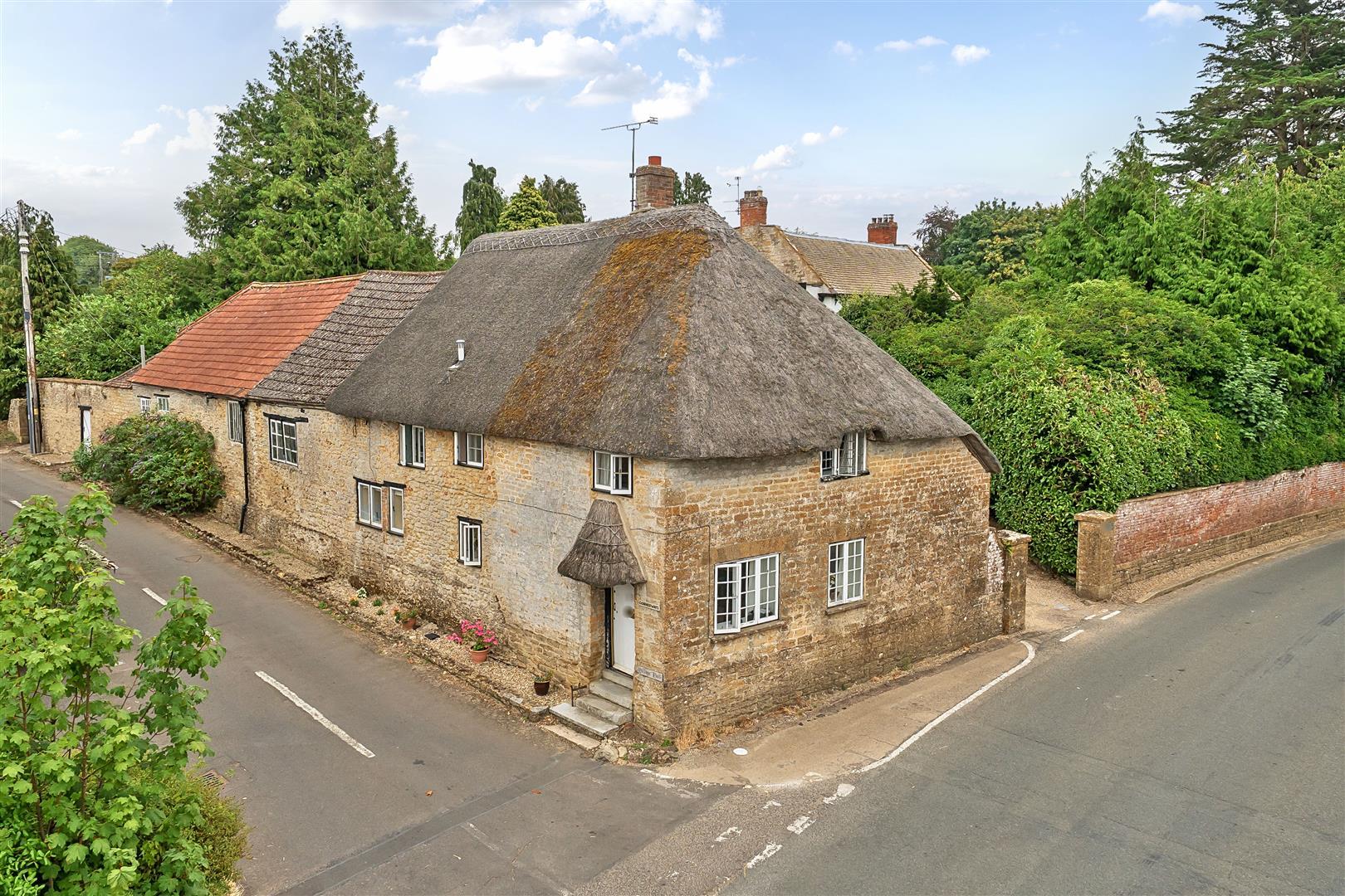 Property Image 9376a750-c43f-47cb-972f-85e85fcaf9fa