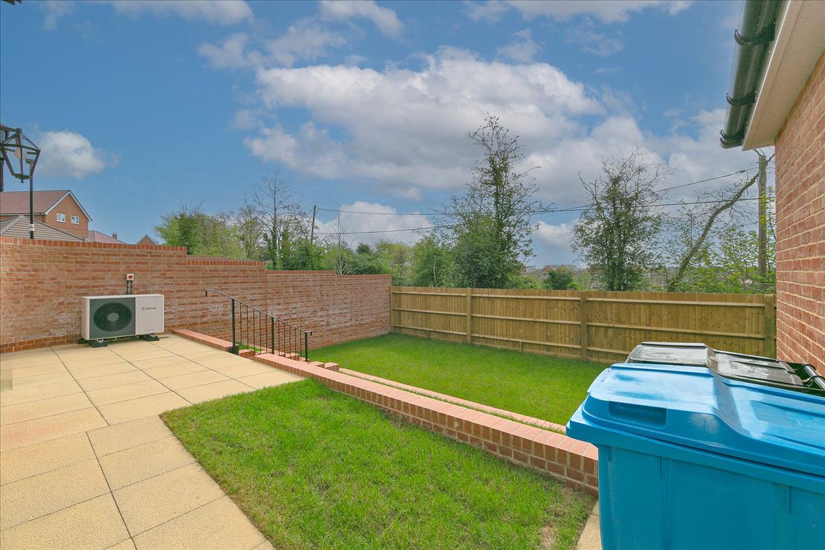 Property Image 93901ee9-10bf-43e8-8f48-6a7d6e0e6704