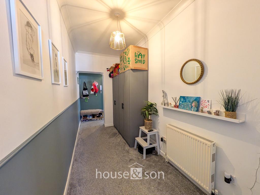 Property Image 93ca1a57-5494-40f0-827b-96e58a262a5c