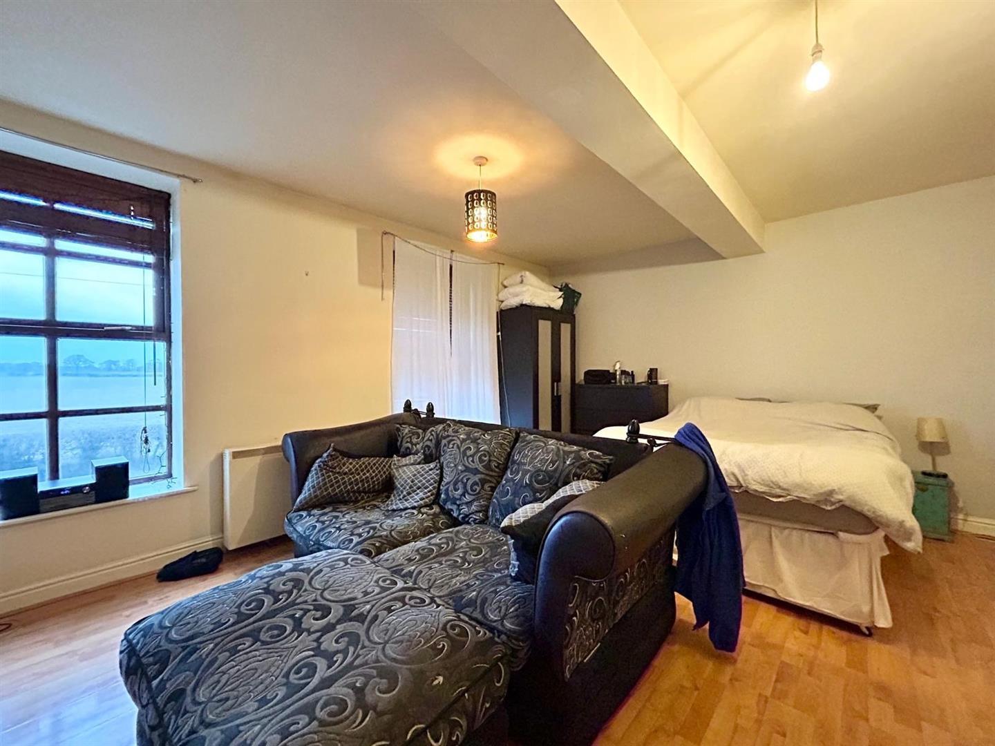 Property Image 93cd0033-d9b7-4d19-8731-98ade2e7b098