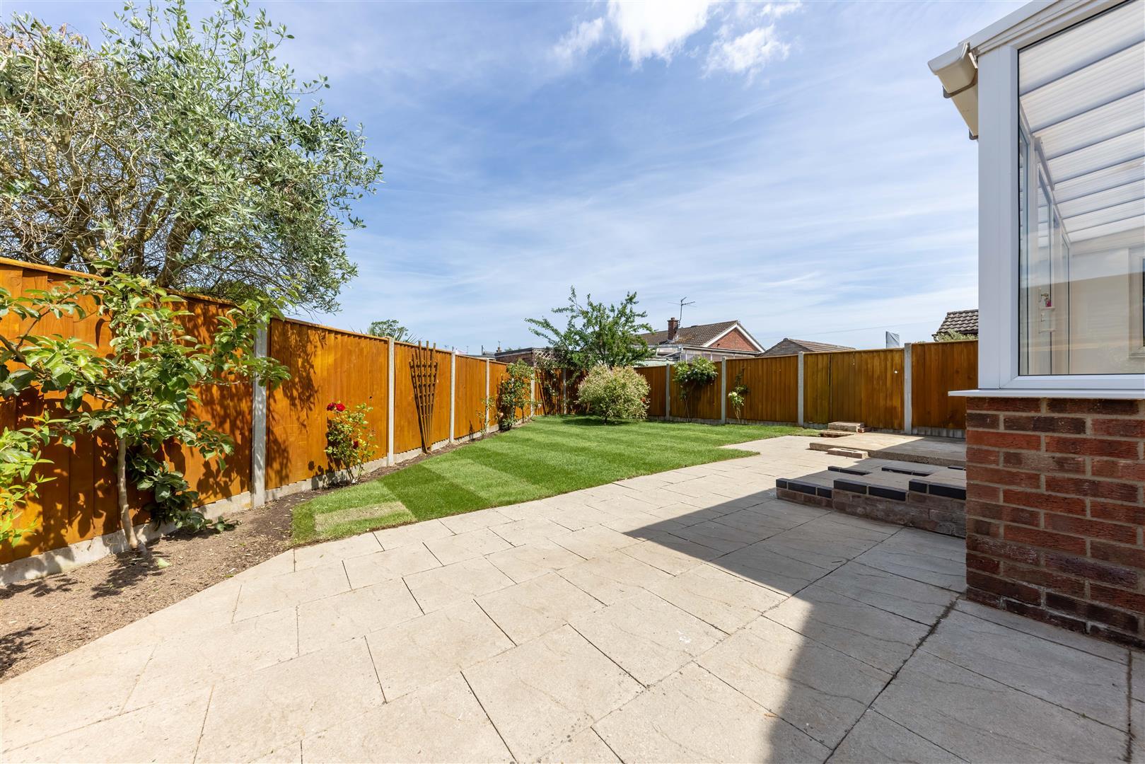 Property Image 93e31988-face-4982-9f0b-fa0e70be6d46