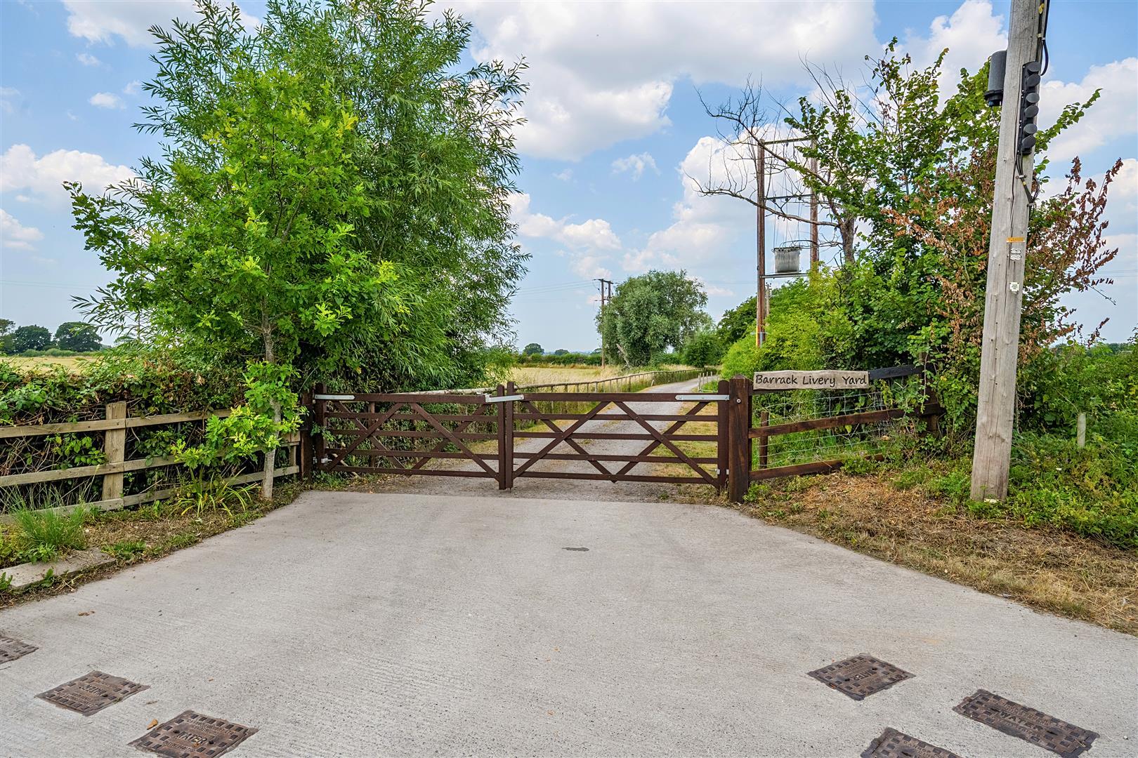 Property Image 93e899f0-fef9-41e0-8810-87a3a92da15f