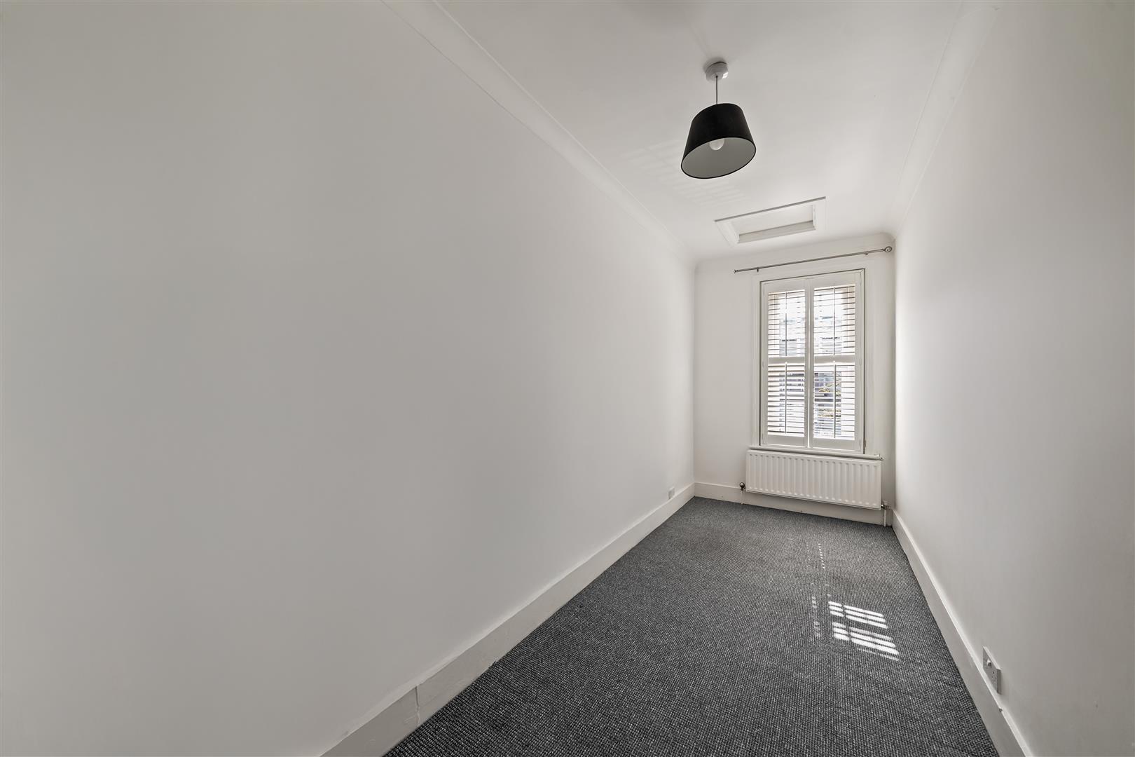 Property Image 93ea6f8f-b641-42c0-9dcd-75fd783a6ea3