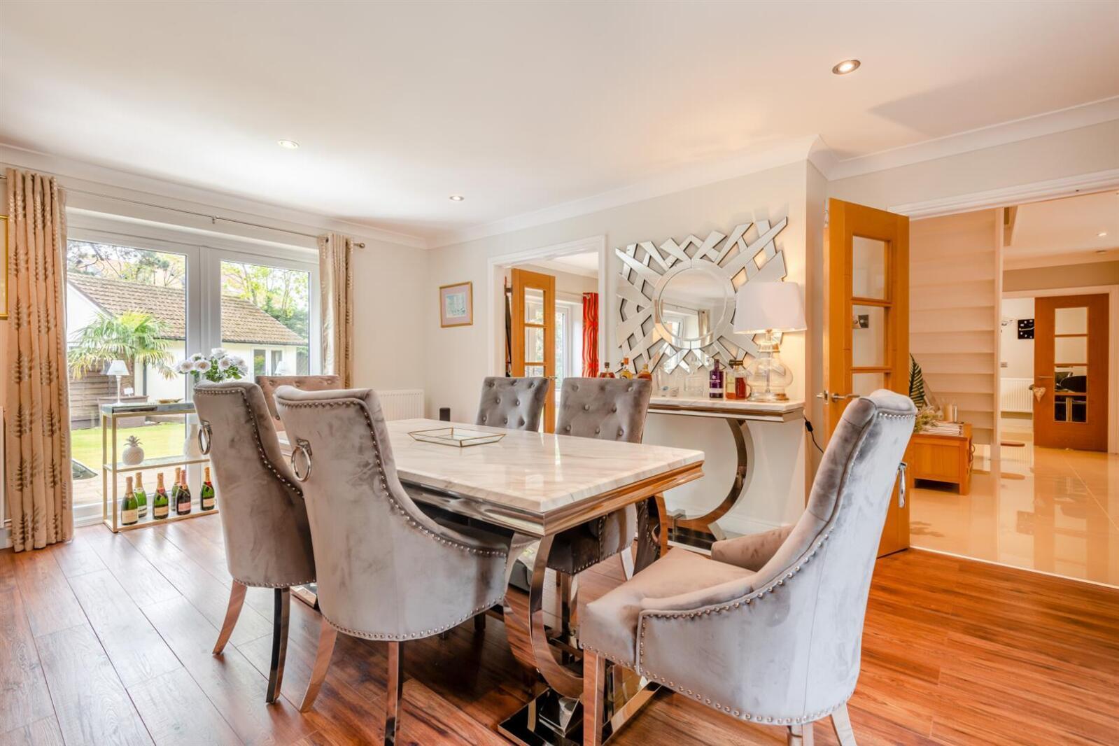 Property Image 93f7ec9f-76ee-452a-a054-87cbaa54597a