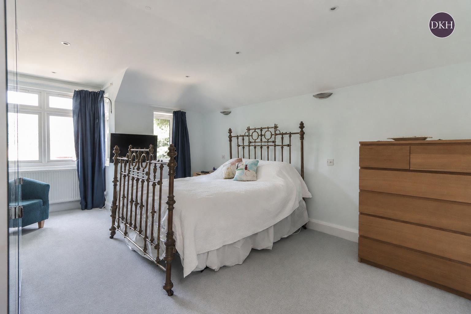 Property Image 9405b027-6b5e-40bf-81c8-fd13b5f5a066