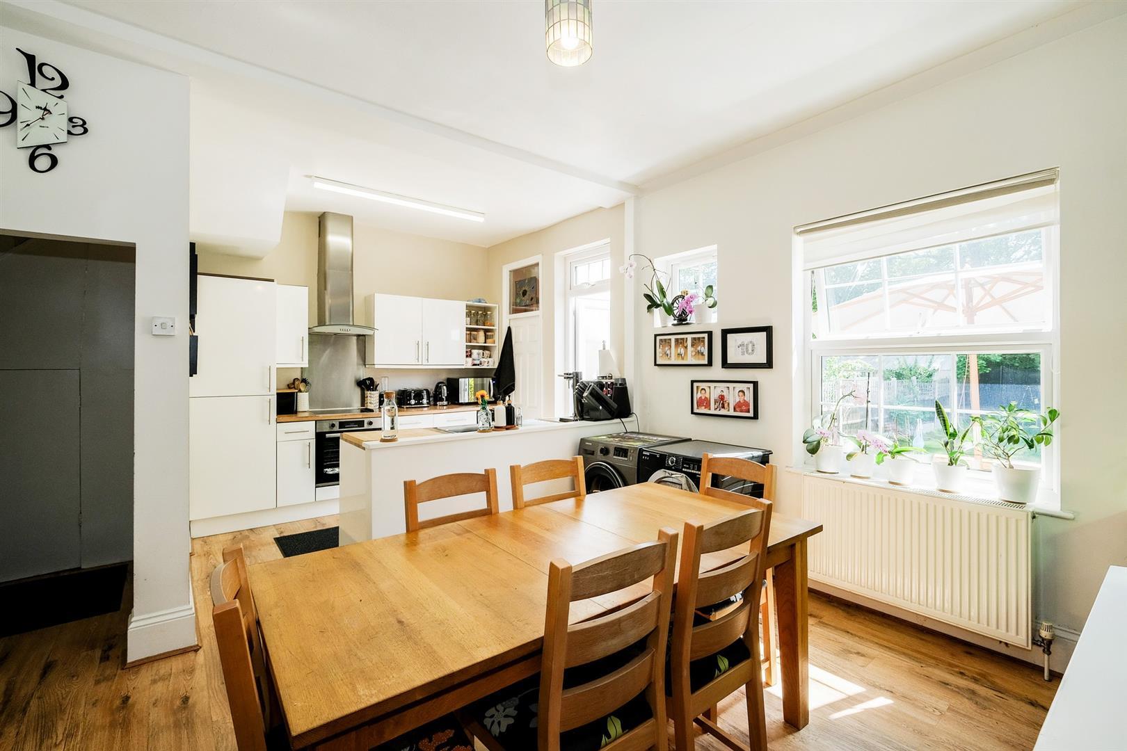Property Image 9428422c-29f7-45bd-9201-1aefefde7a64