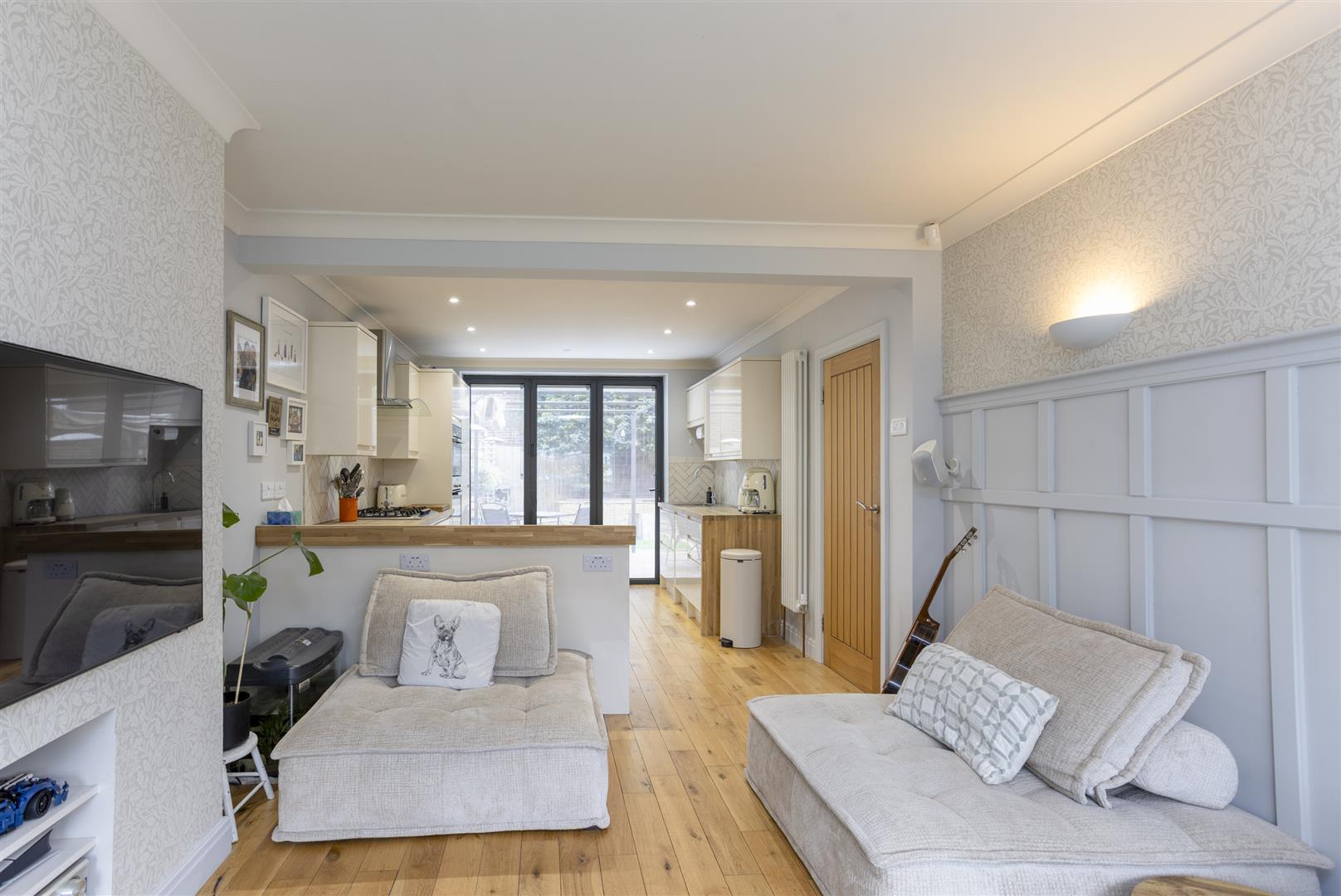 Property Image 9431572e-e726-499c-9d1d-49f2d4db4d9b