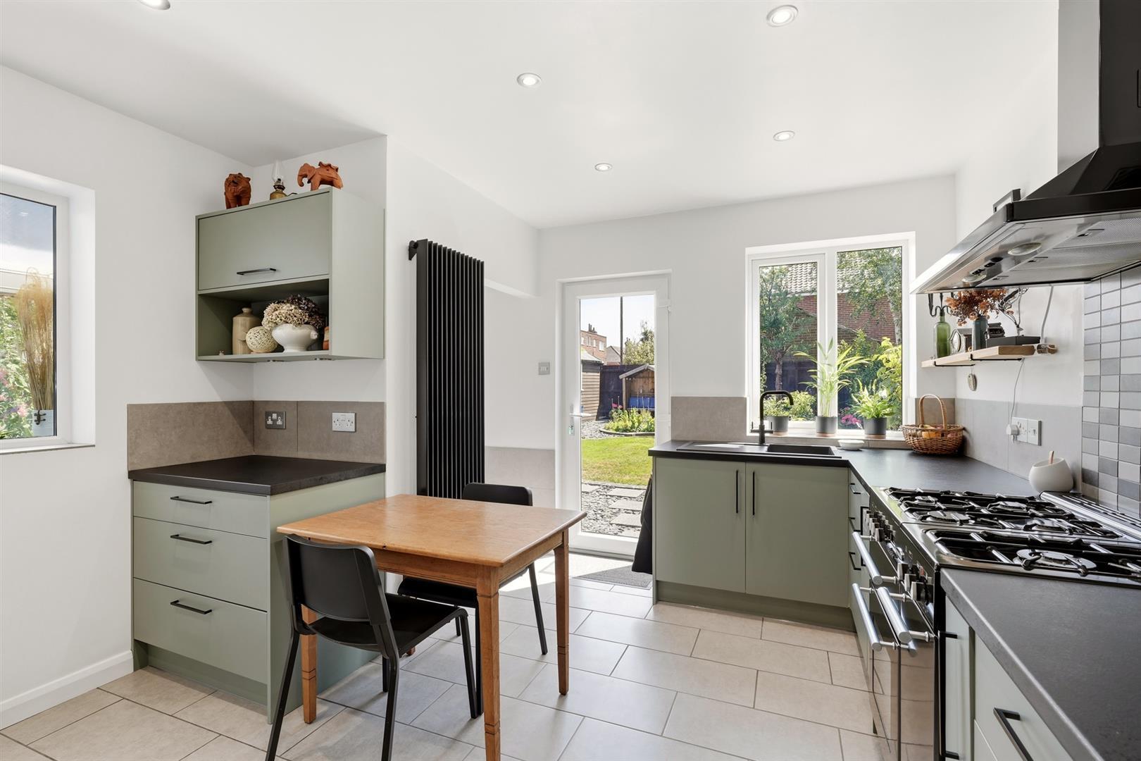 Property Image 944ae553-9046-40dd-8fa1-e283d284d026