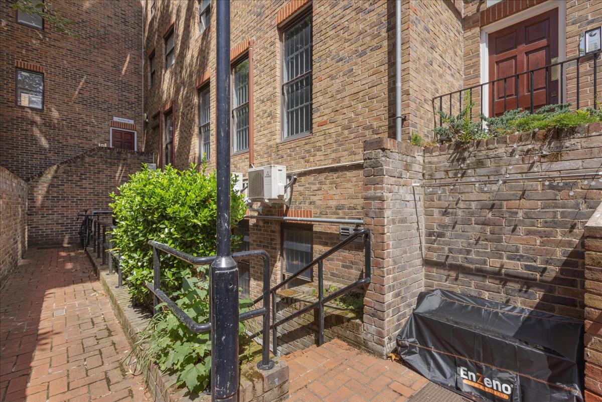 Property Image 9455730e-7e80-4527-8ae9-7f453f78289b