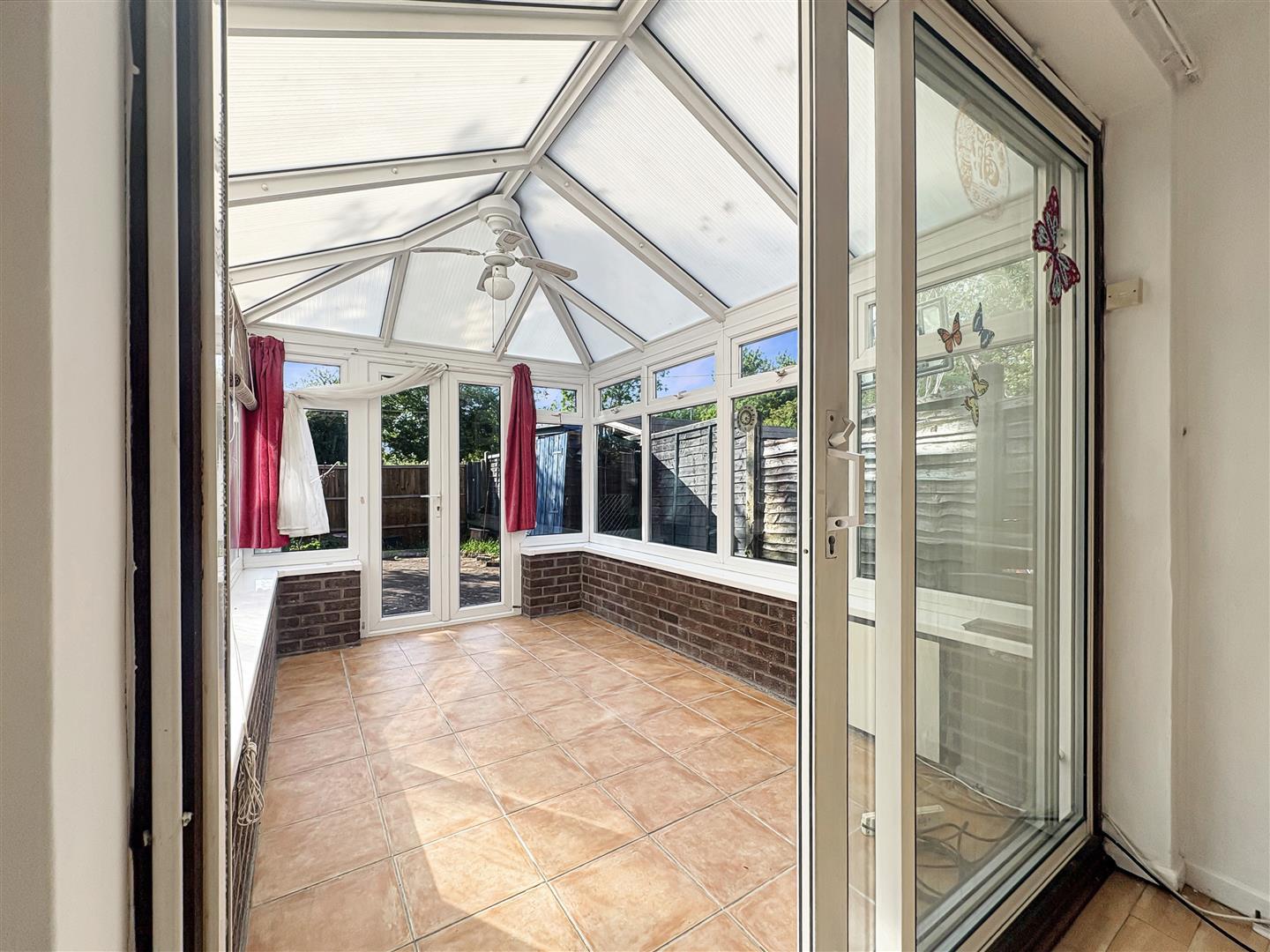 Property Image 946f49ed-0d82-4a46-bac8-648bb7824ad5