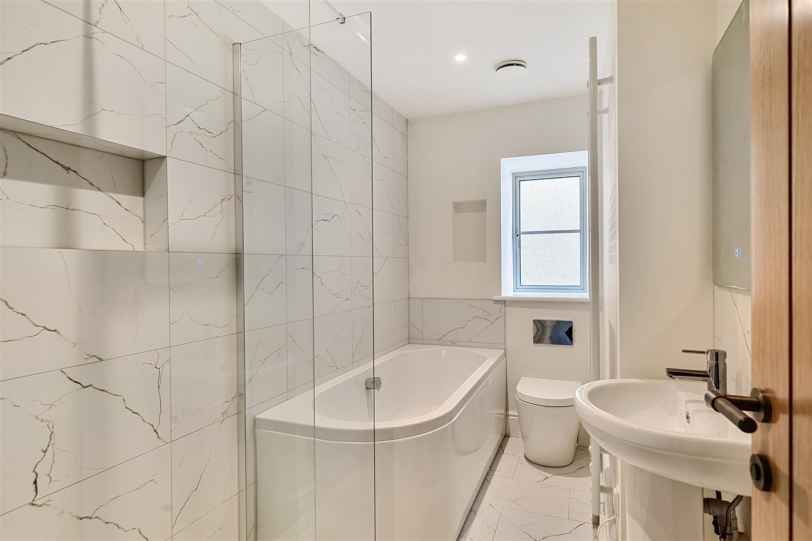 Property Image 948b9287-45a3-4d0c-b5d1-87e82d0ee835