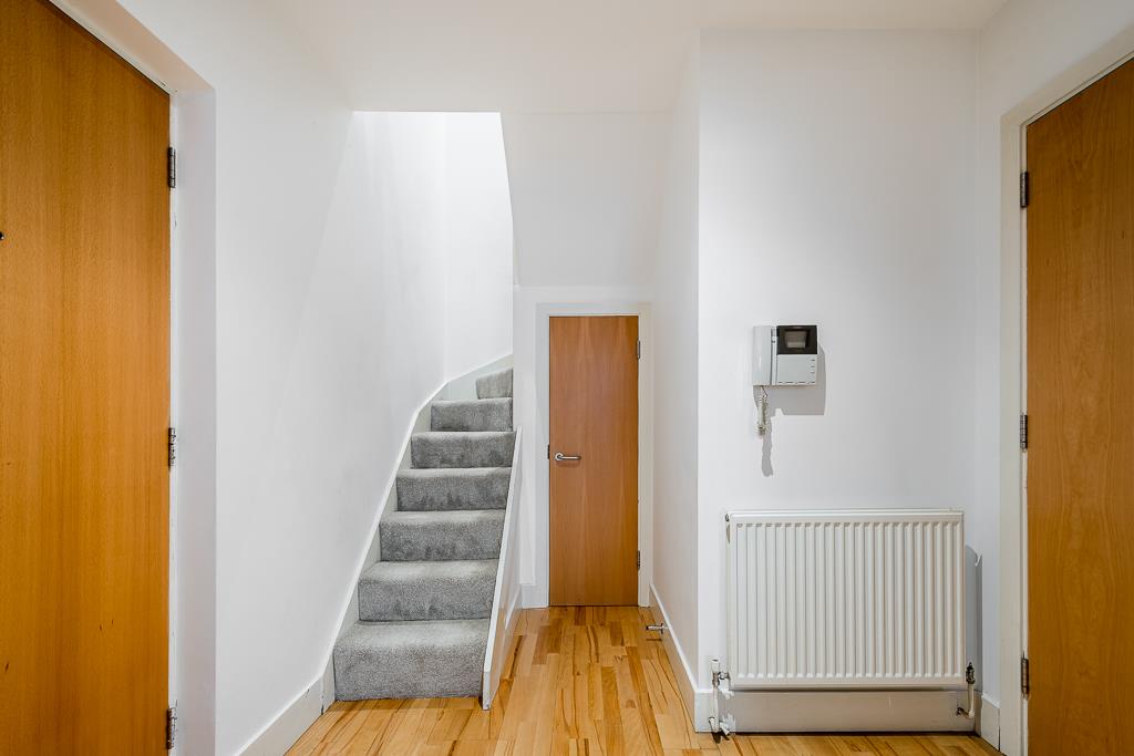 Three bedroom two bathroom split level apartment for rent in the heart of Hatton Garden EC1