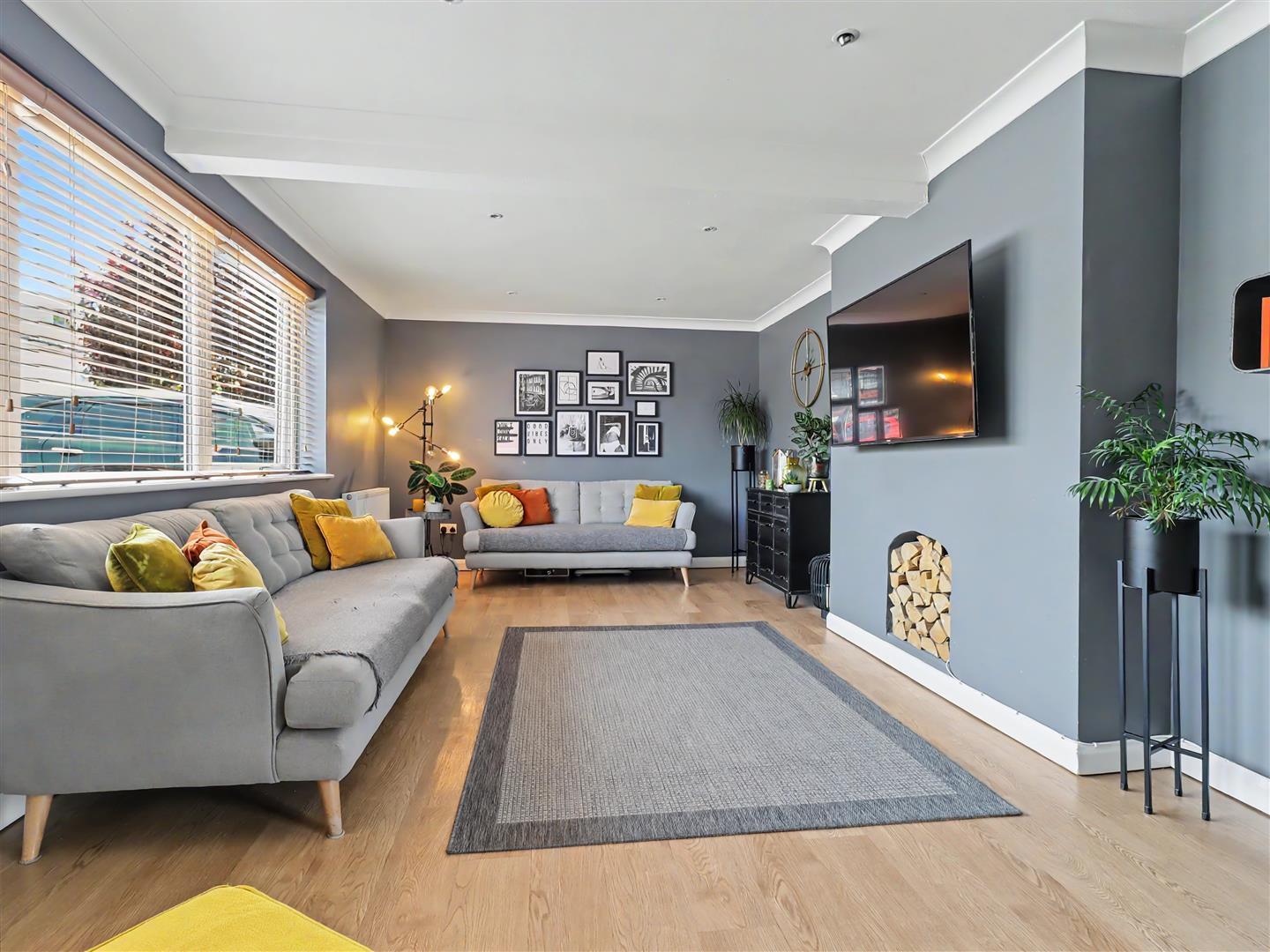Property Image 94ab7328-446c-4412-b5d9-59da2843f318