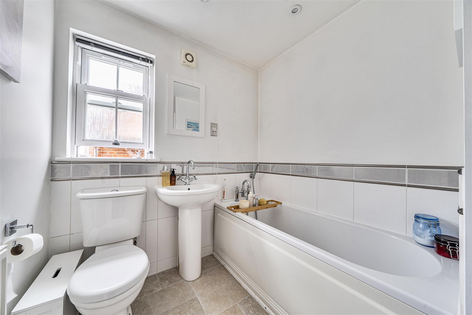 Property Image 94b748e9-ae0e-4cf5-bf69-c644e6487e37