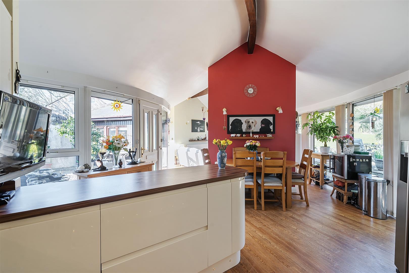 Property Image 94db0bec-188e-4d66-8c8e-47d984bcc7ec