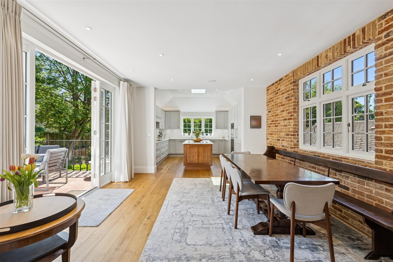 Property Image 9518043c-89f3-4bf2-9eaf-3a928b46b093