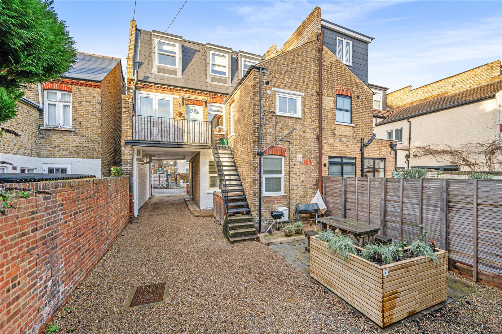 Property Image 951c3158-36f7-49c6-89ba-f3d7f0a2b671