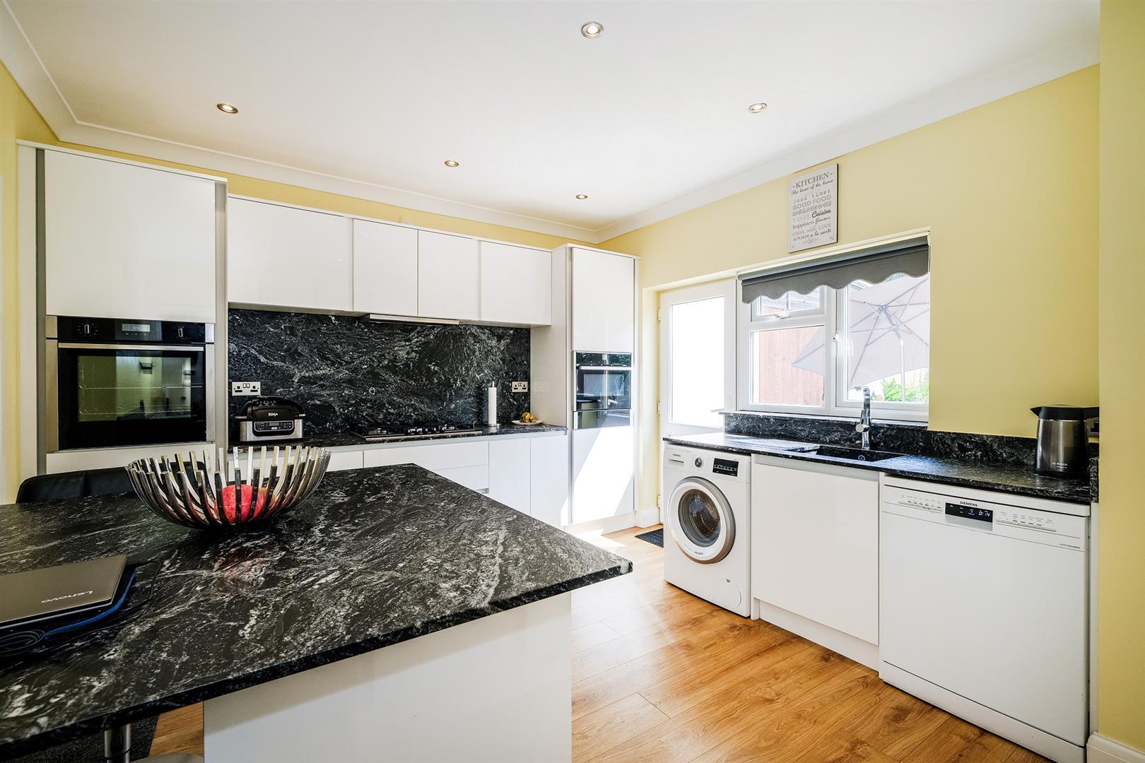 Property Image 952537f5-4356-4341-b829-9b9aec04dd33