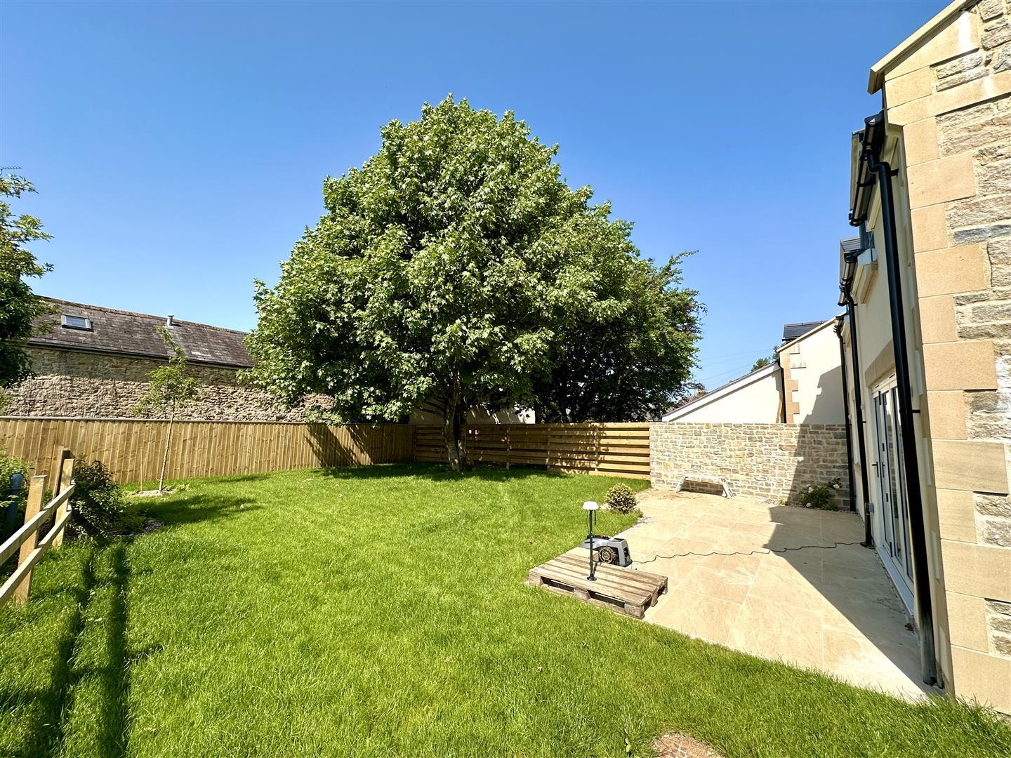 Property Image 953d7c2c-f8a5-427b-aa23-458f2eb535fb