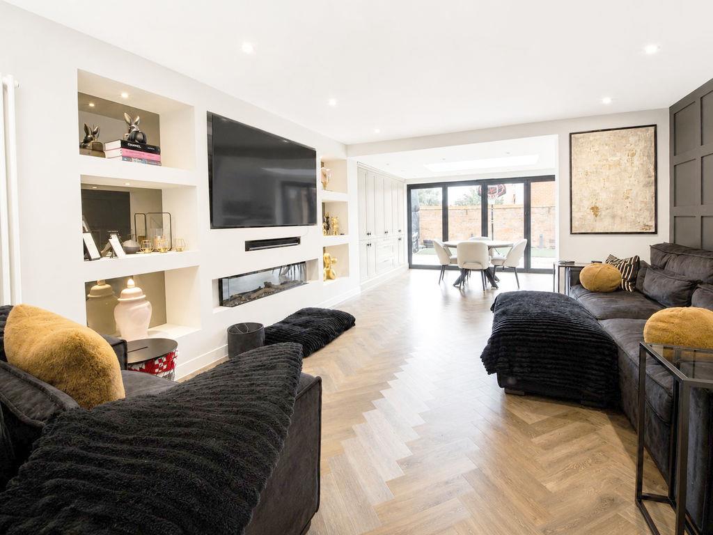Property Image 95835f59-4f37-4f50-9472-2983f68ce905
